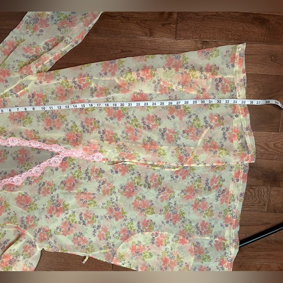 Sheer Flower and Lace Kimono - Picture 3 of 11